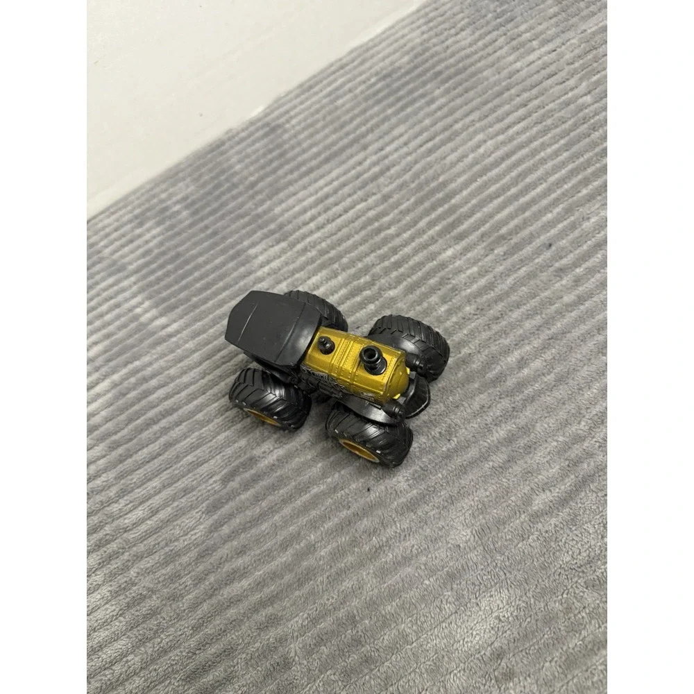 Hot Wheels Monster Truck LOCO PUNK Steam Engine  1:64 Diecast Black & Gold